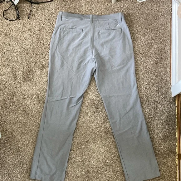 Men’s Adidas Gray Chinos Versatile Comfort - Picture 4 of 5